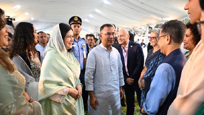যমুনায় ঈদের শুভেচ্ছা বিনিময়,সর্বস্তরের মানুষের ভিড়ে মুখর আয়োজন